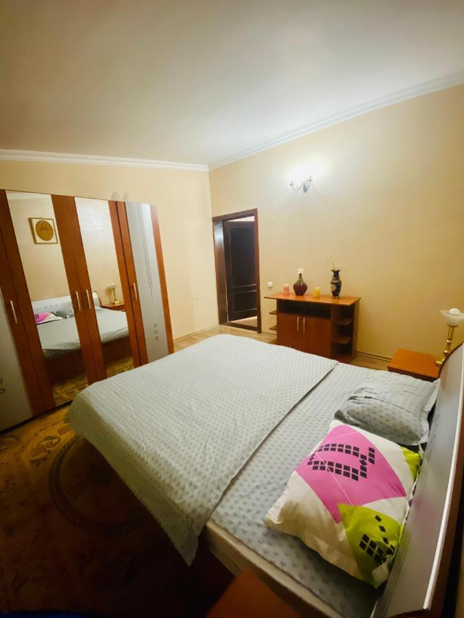 Central House ออราแด ภายนอก รูปภาพ