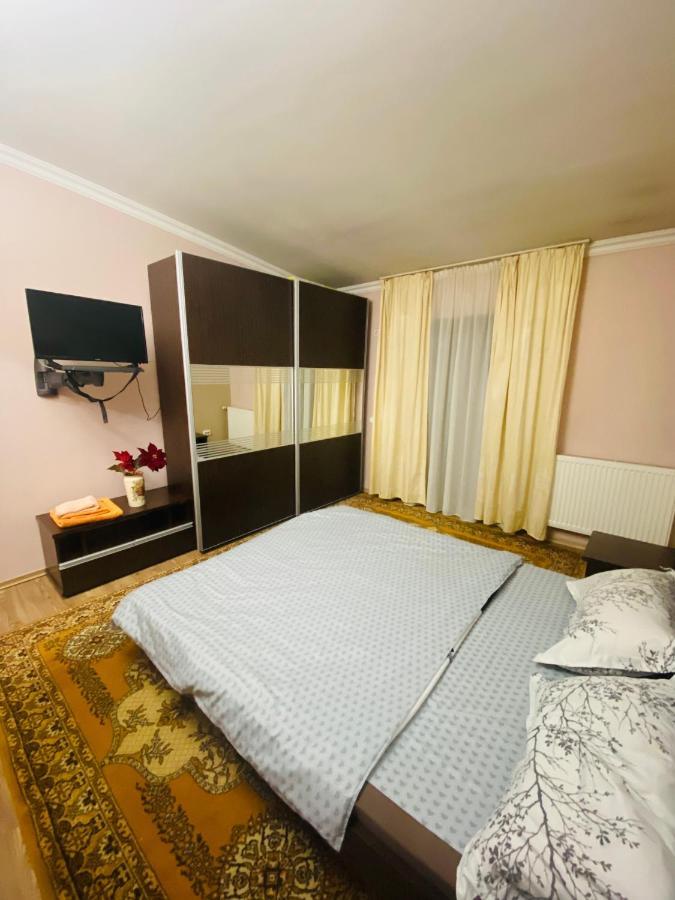 Central House ออราแด ภายนอก รูปภาพ